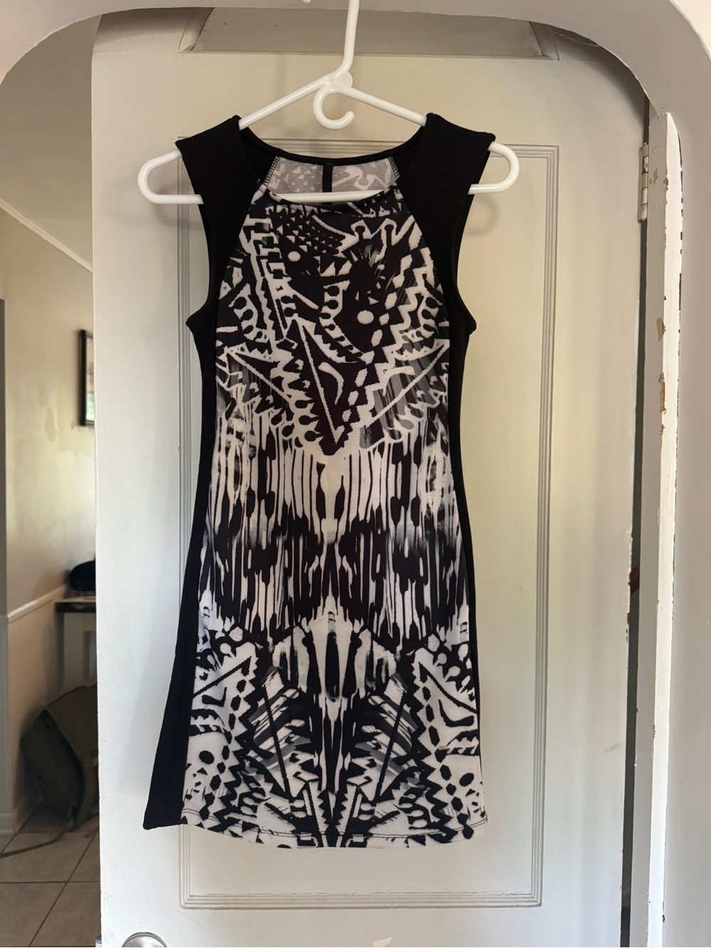 Black & White Patterned Sleeveless Dress